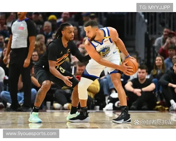 林书豪防守纳什展开激烈对决 NBA球星跨界足球竞技精彩纷呈 林书豪防守纳什展开激烈对决 NBA球星跨界足球竞技精彩纷呈